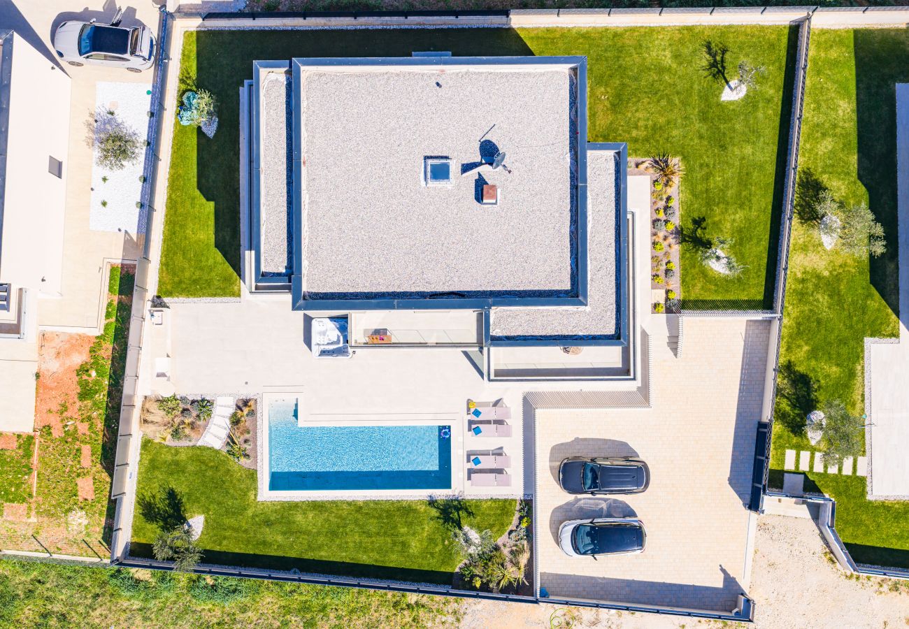 Villa in Funtana - Designer Beach Villa Limes - Pool, Spa & Games