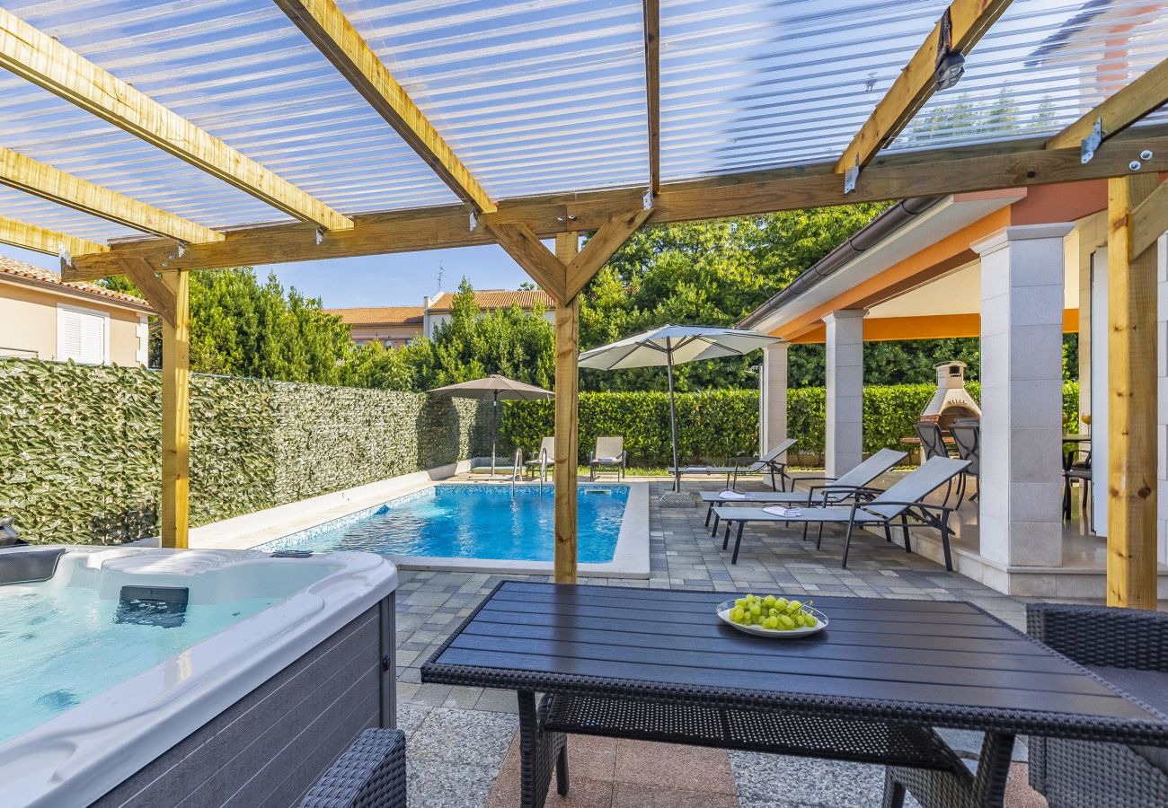 Villa in Pula - Lotus Elite Villa with Pool & Jacuzzi 9