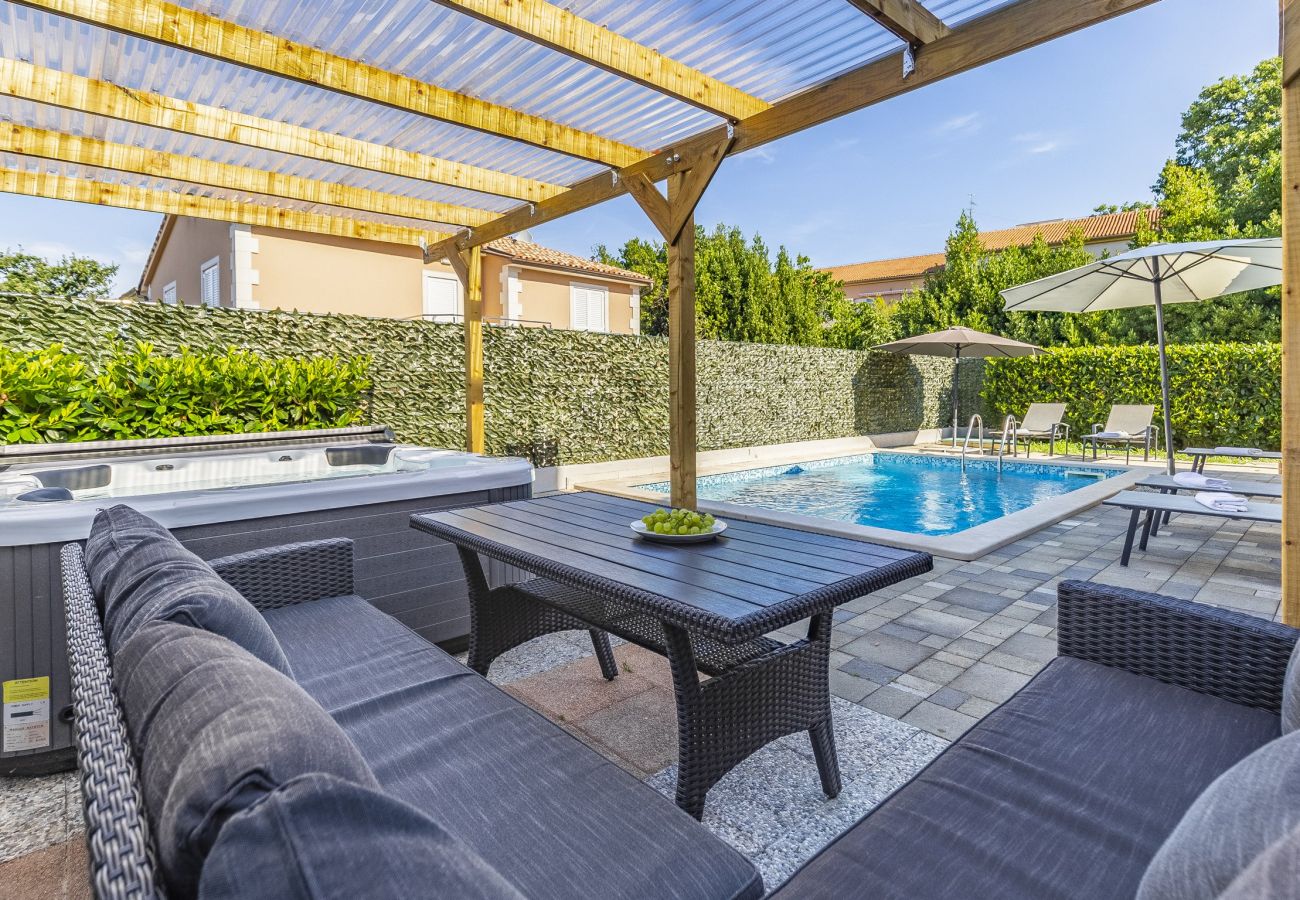 Villa in Pula - Lotus Elite Villa with Pool & Jacuzzi 8