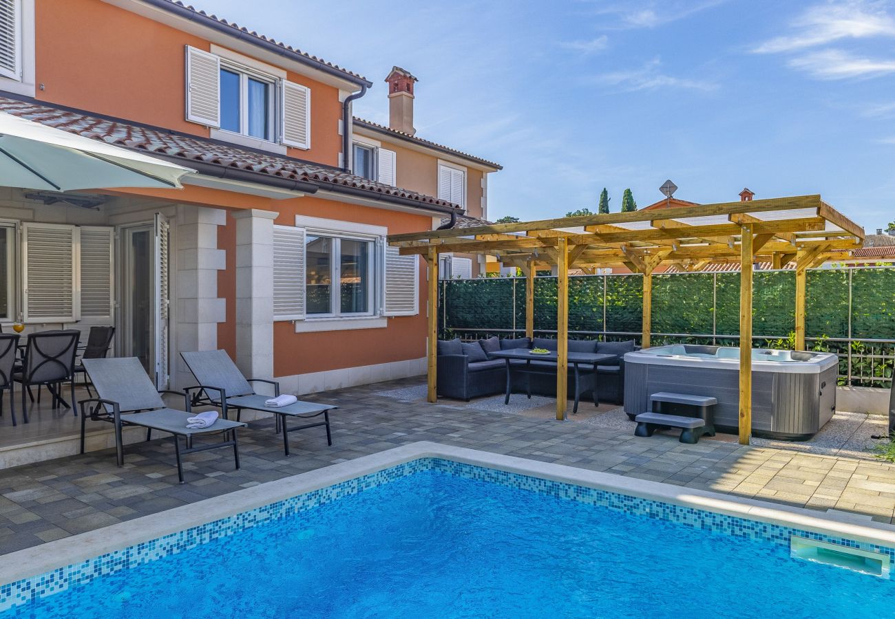 Villa in Pula - Lotus Elite Villa with Pool & Jacuzzi 10