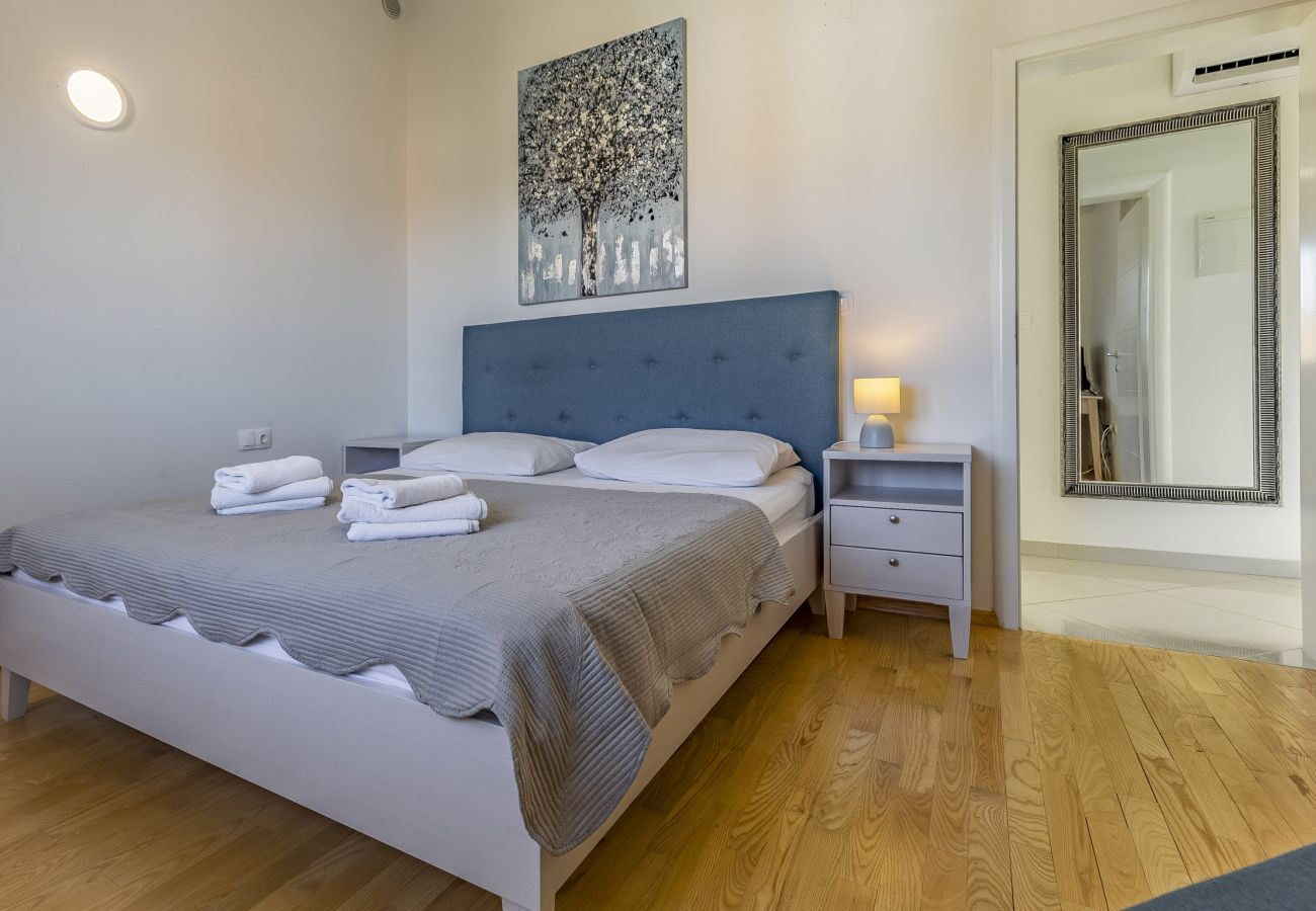 Villa in Pula - Lotus Elite Villa with Pool & Jacuzzi 10