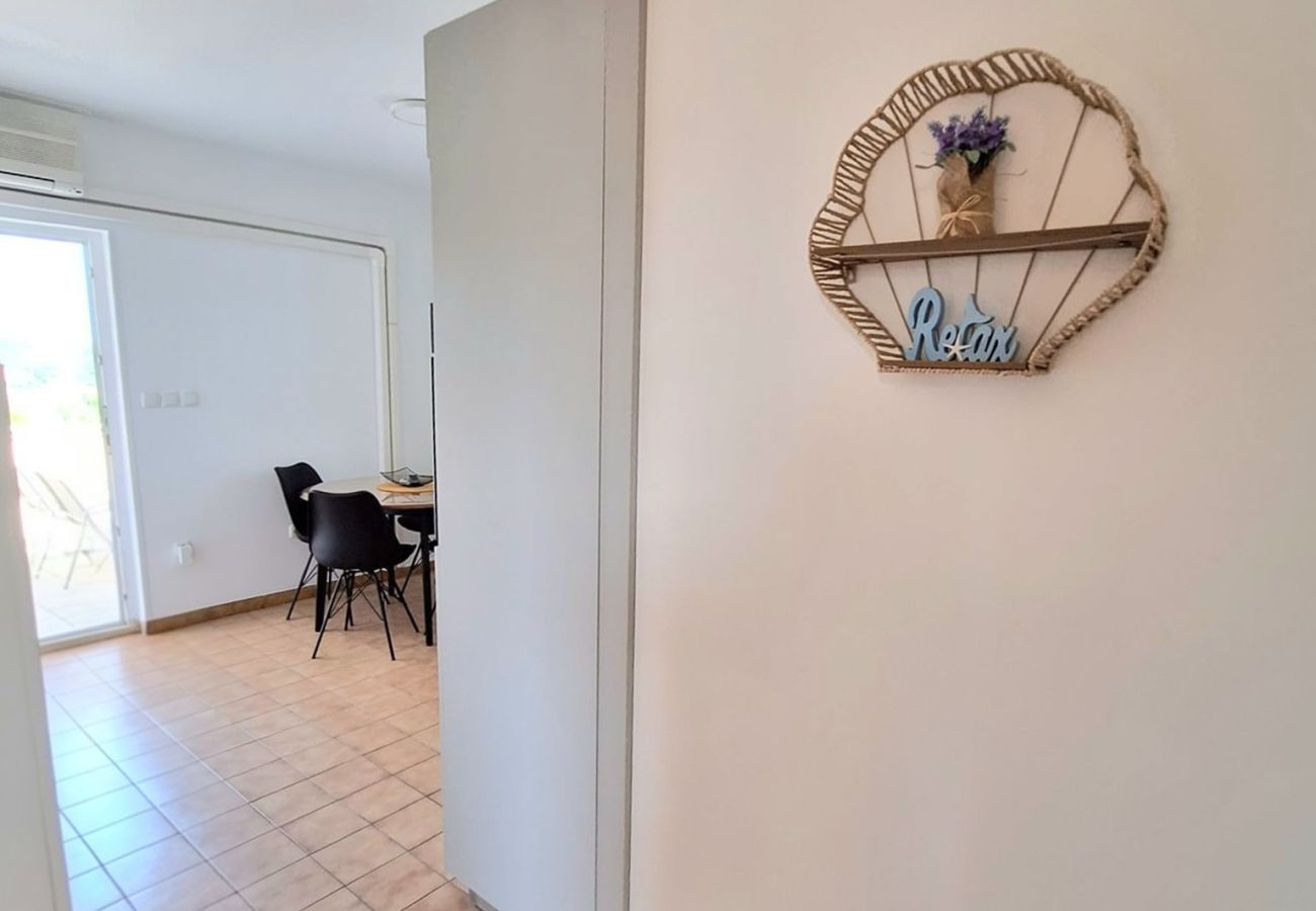 Apartment in Supetarska Draga - Apartment Nikolina 1 with Sea View