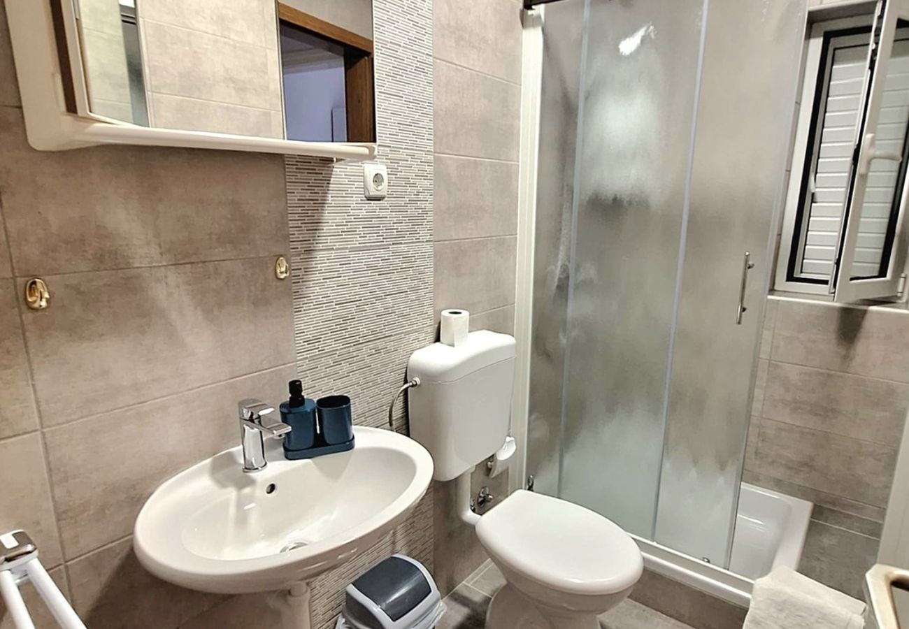 Apartment in Supetarska Draga - Apartment Nikolina 1 with Sea View