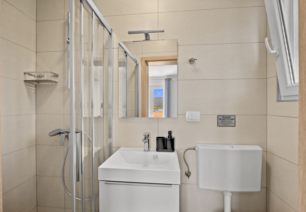 Apartment in Supetarska Draga - Apartment Nikolina 1 with Sea View