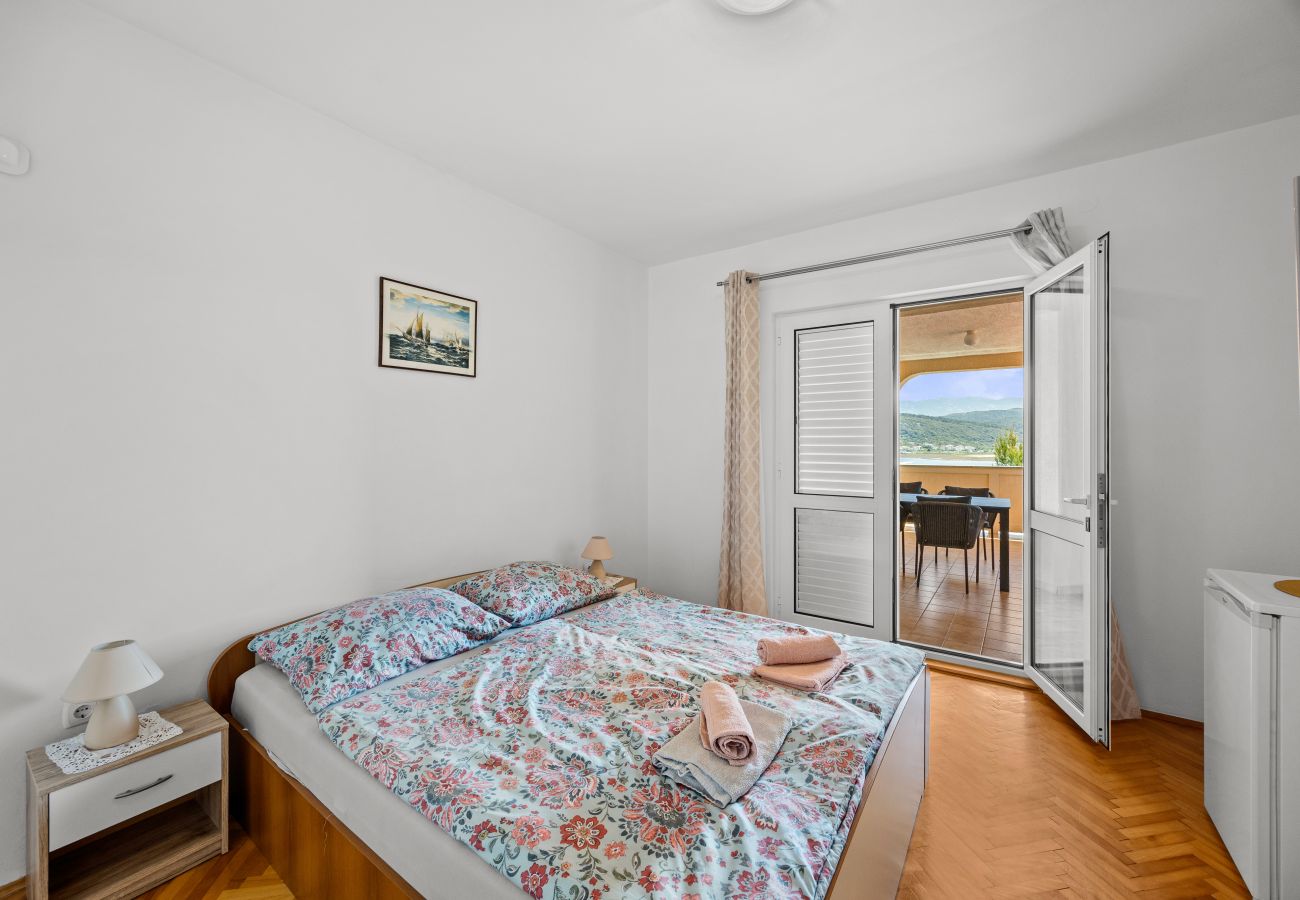 Apartment in Supetarska Draga - Apartment Nikolina 1 with Sea View