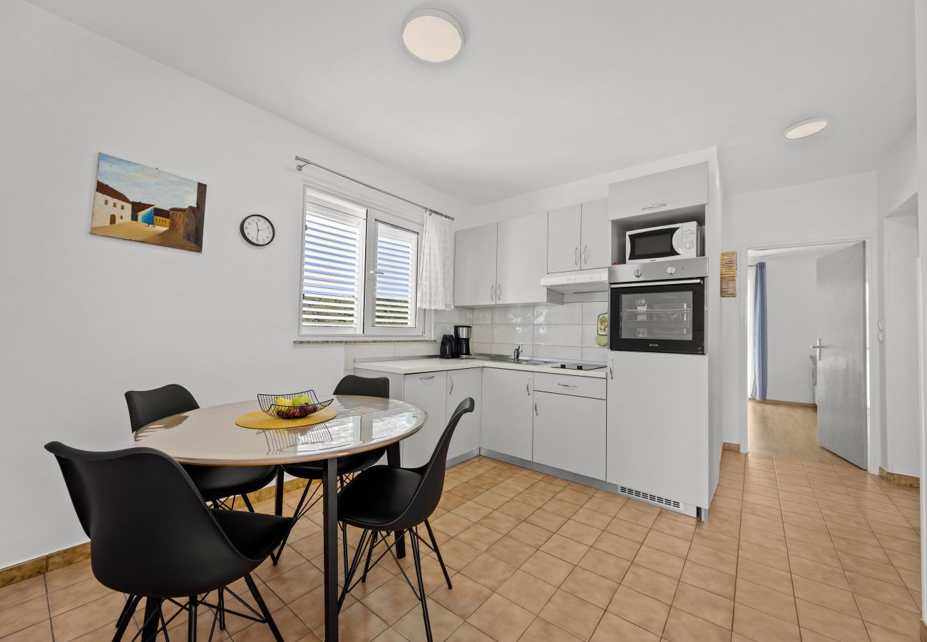 Apartment in Supetarska Draga - Apartment Nikolina 1 with Sea View