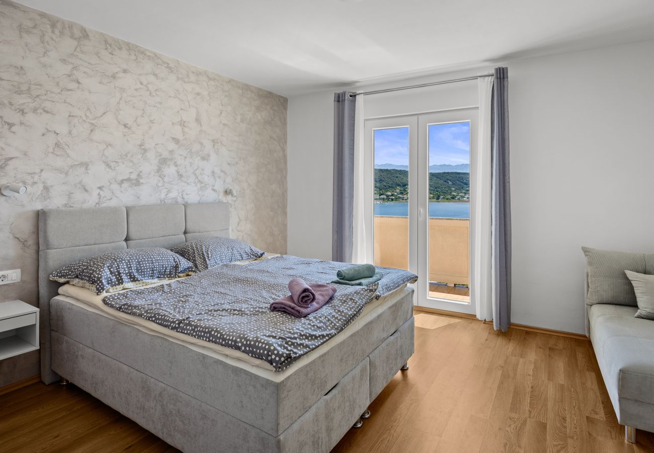 Apartment in Supetarska Draga - Apartment Nikolina 1 with Sea View