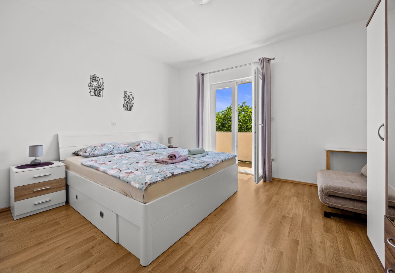 Apartment in Supetarska Draga - Apartment Nikolina 2 with Sea View