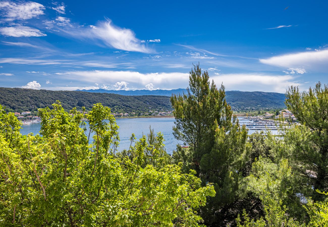 Apartment in Supetarska Draga - Apartment Nikolina 2 with Sea View