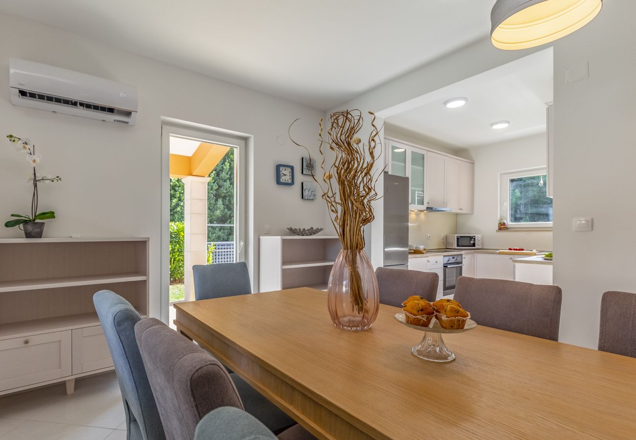 Villa in Pula - Lotus Elite Villa with Pool & Jacuzzi 11