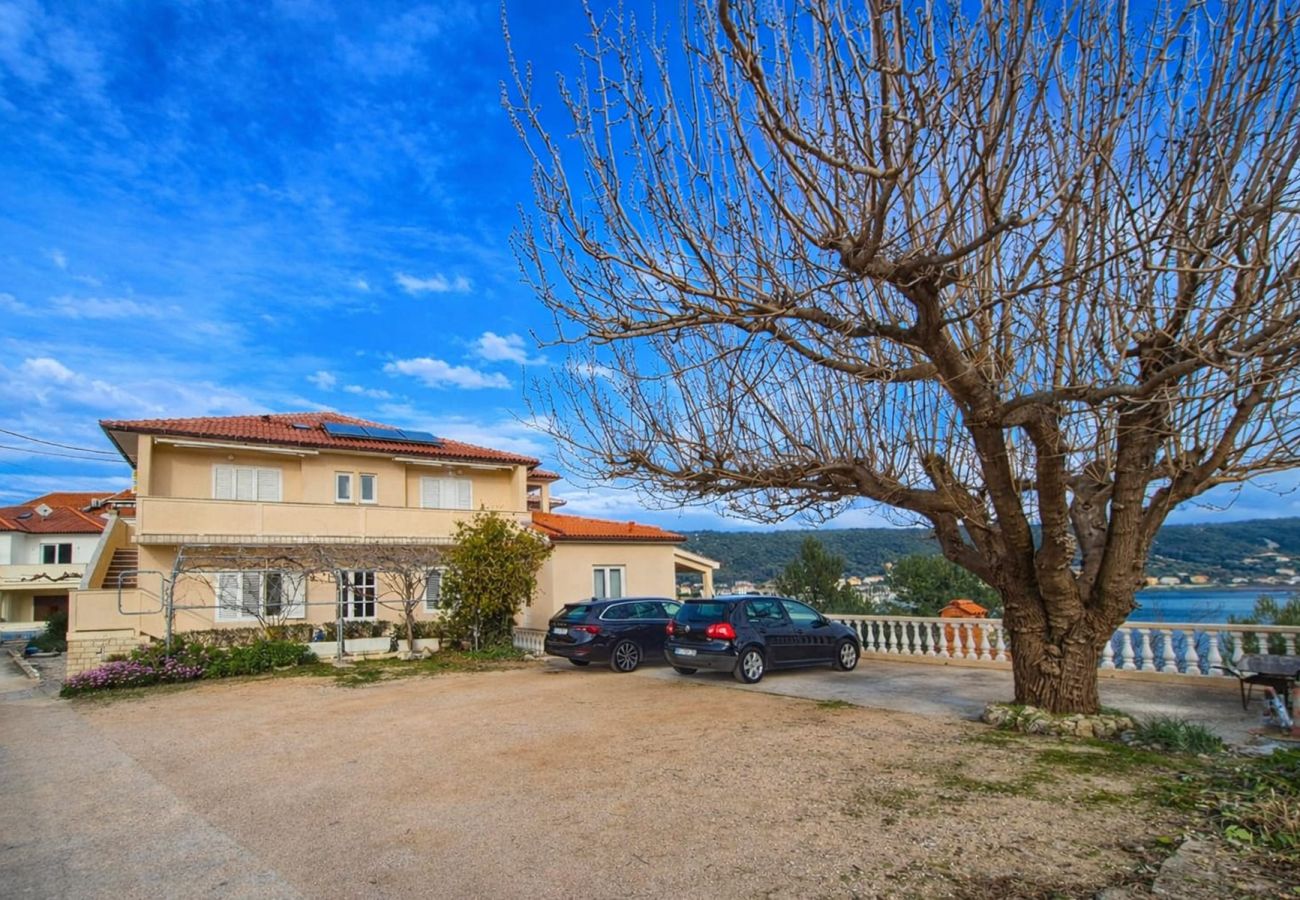 Apartment in Supetarska Draga - Apartment Nikolina 6 with Sea View