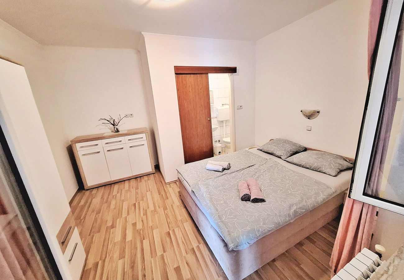 Apartment in Supetarska Draga - Apartment Nikolina 6 with Sea View