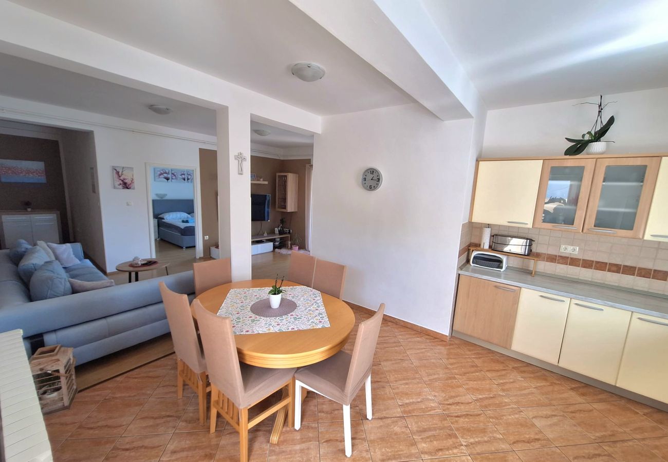 Apartment in Supetarska Draga - Apartment Nikolina 6 with Sea View