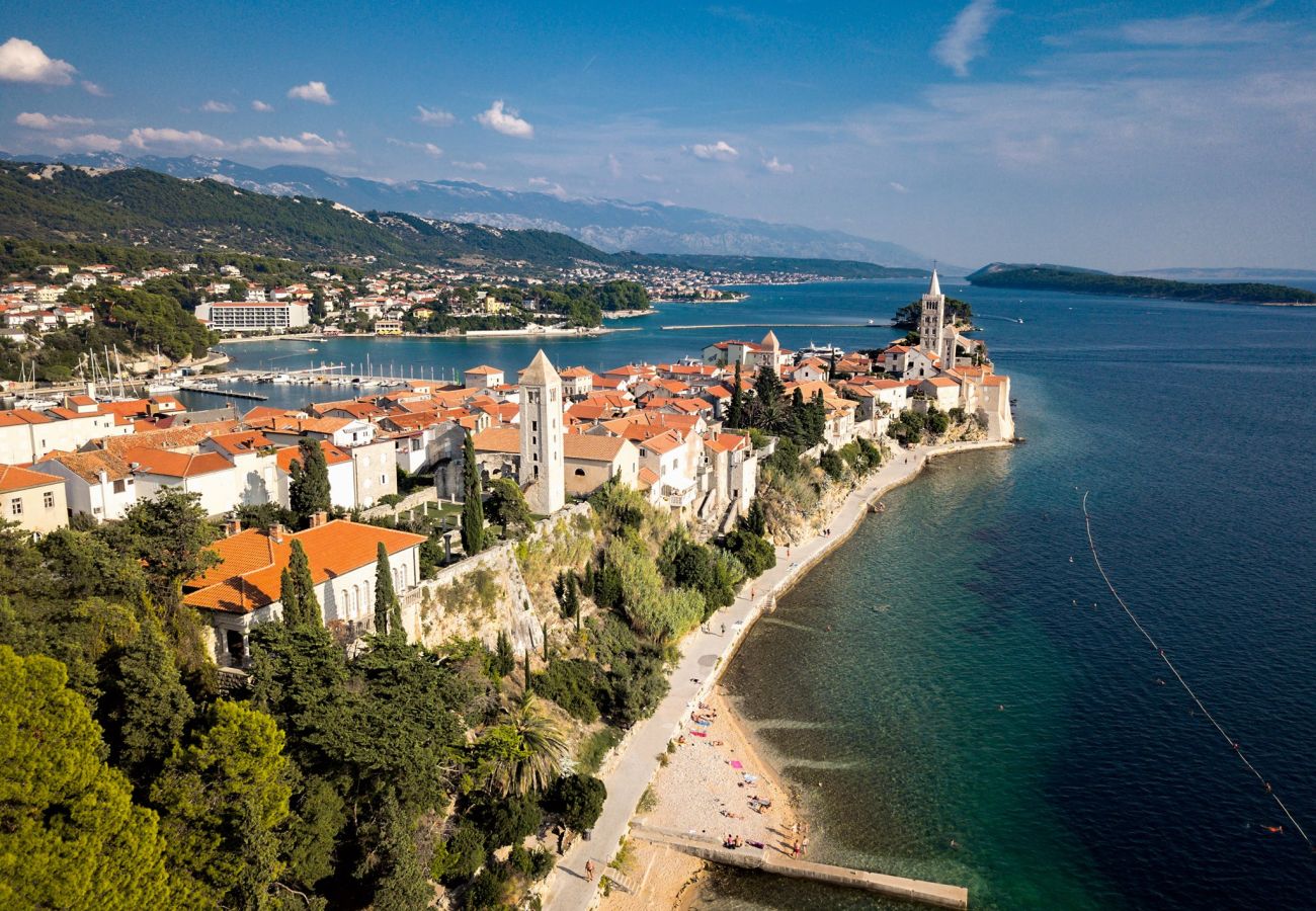 Apartment in Supetarska Draga - Apartment Nikolina 6 with Sea View