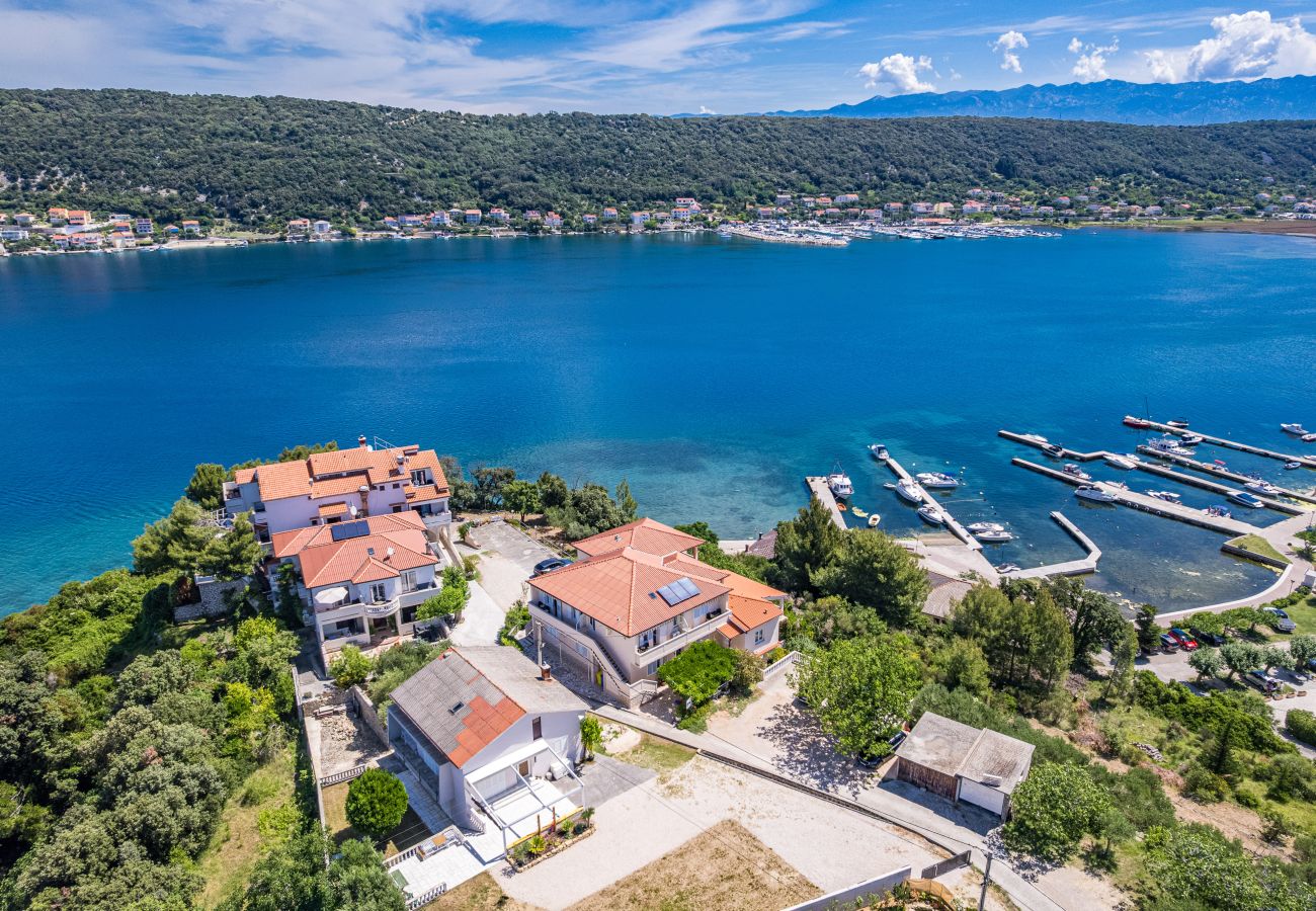 Apartment in Supetarska Draga - Apartment Nikolina 6 with Sea View