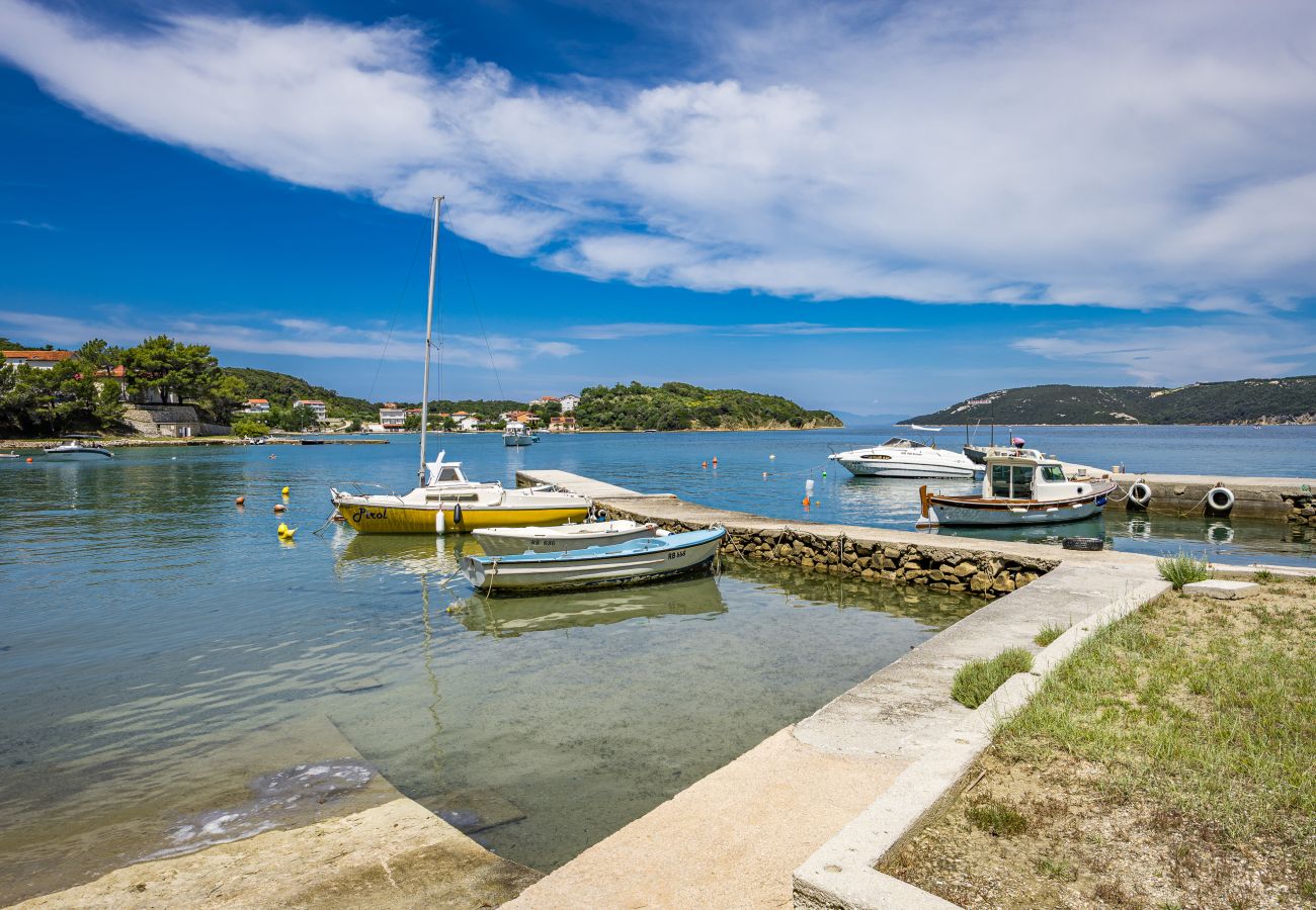 Apartment in Supetarska Draga - Apartment Nikolina 6 with Sea View