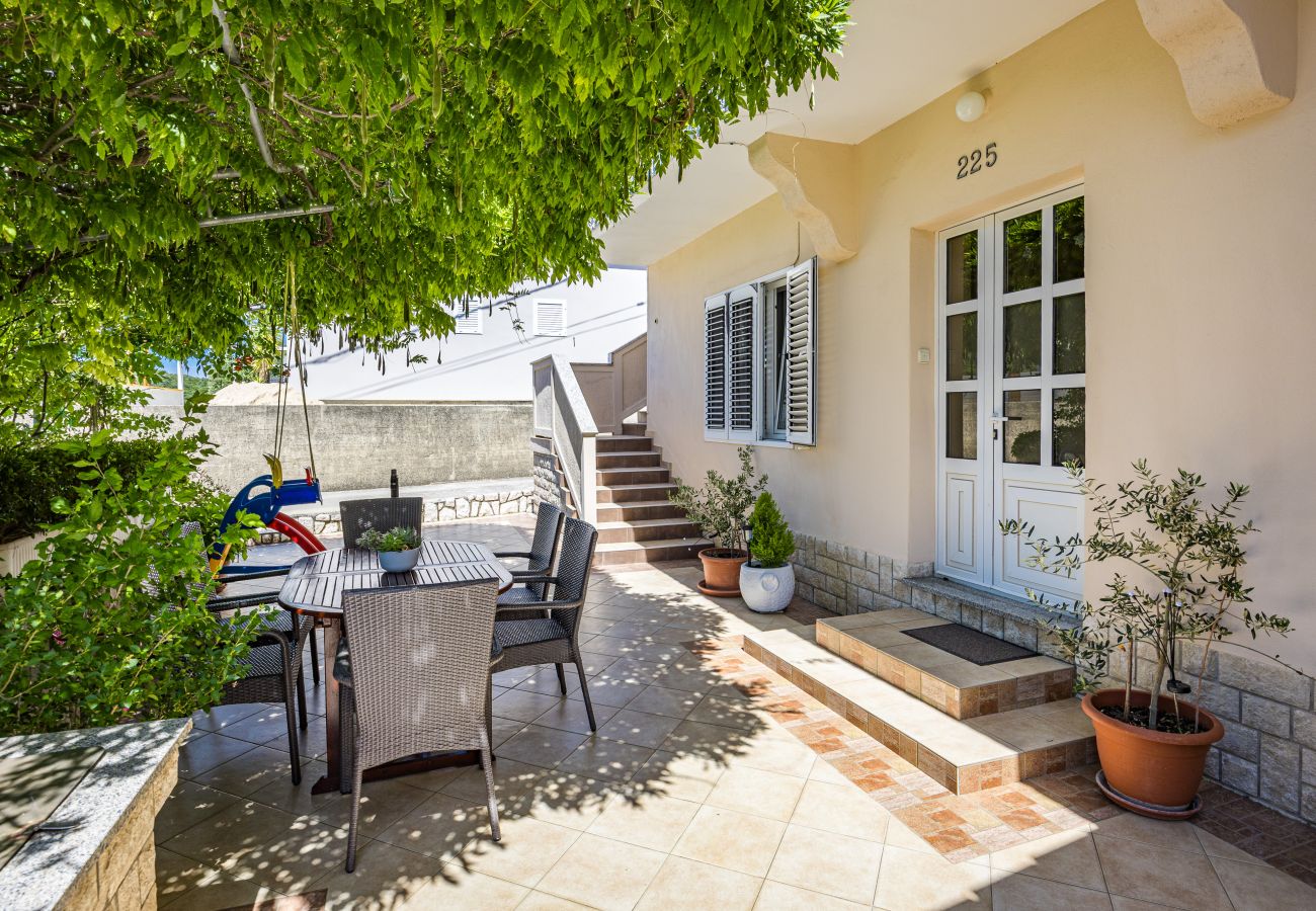 Apartment in Supetarska Draga - Apartment Nikolina 6 with Sea View