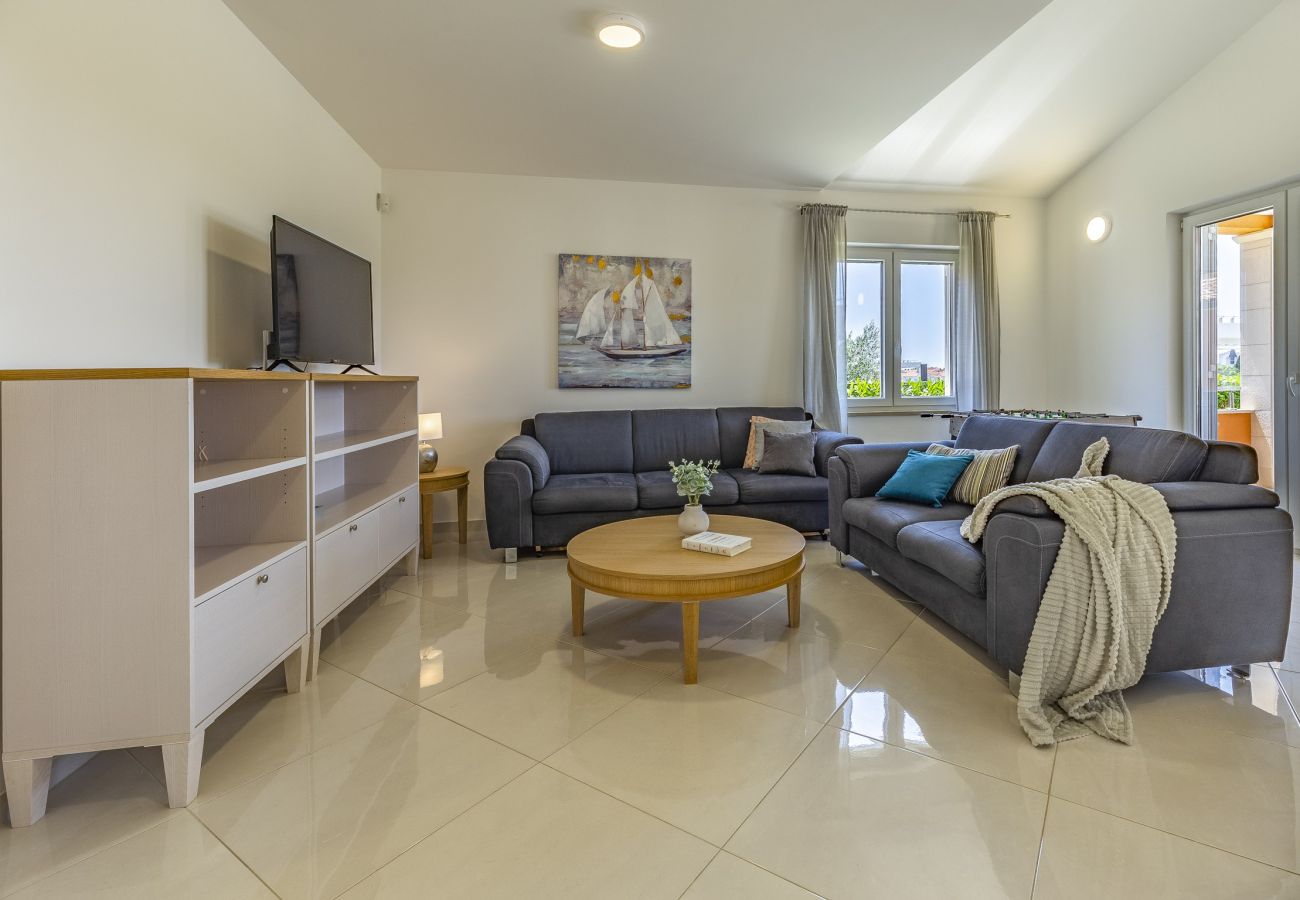 Villa in Pula - Lotus Elite Villa with Pool & Jacuzzi 2