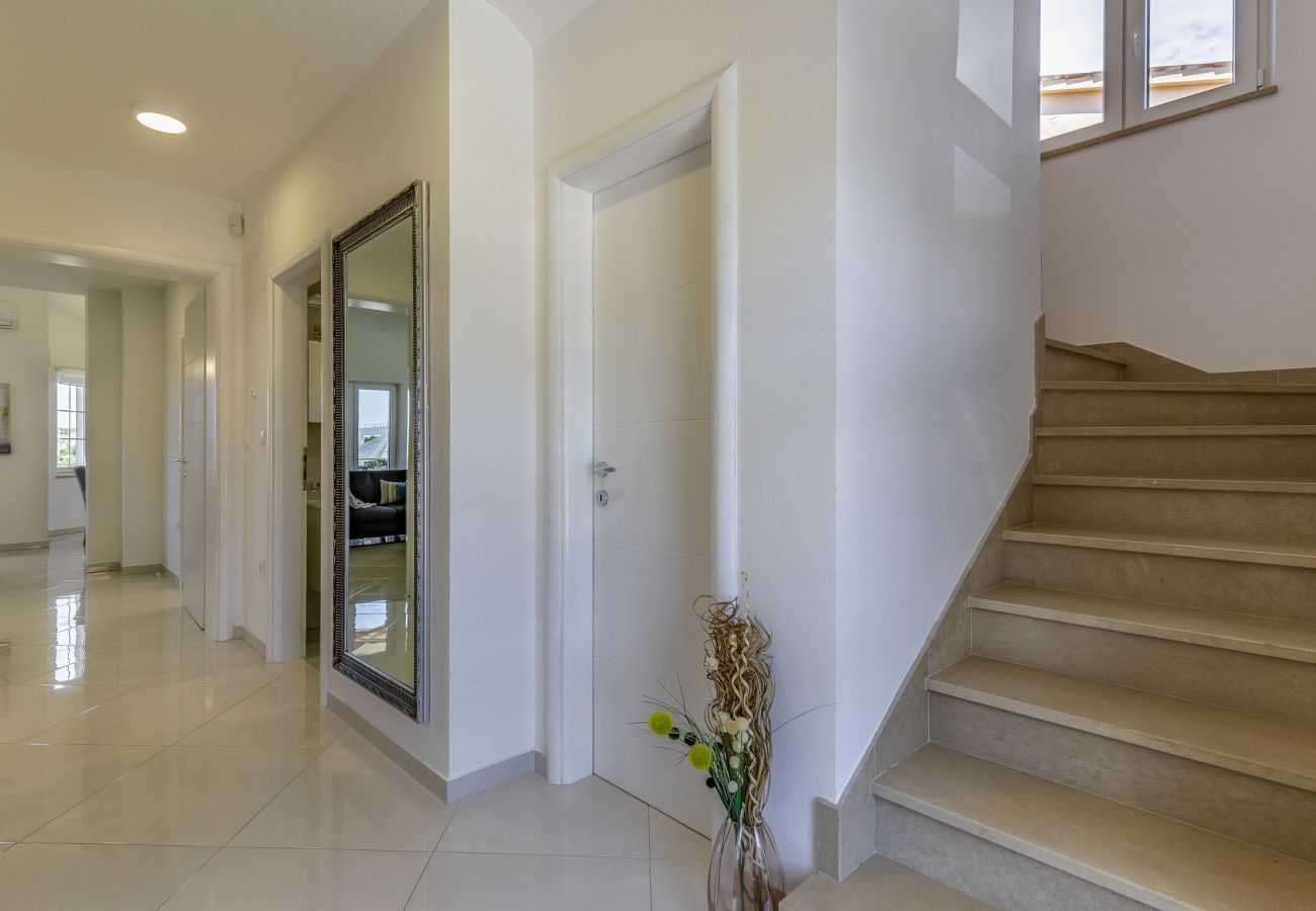 Villa in Pula - Lotus Elite Villa with Pool & Jacuzzi 2