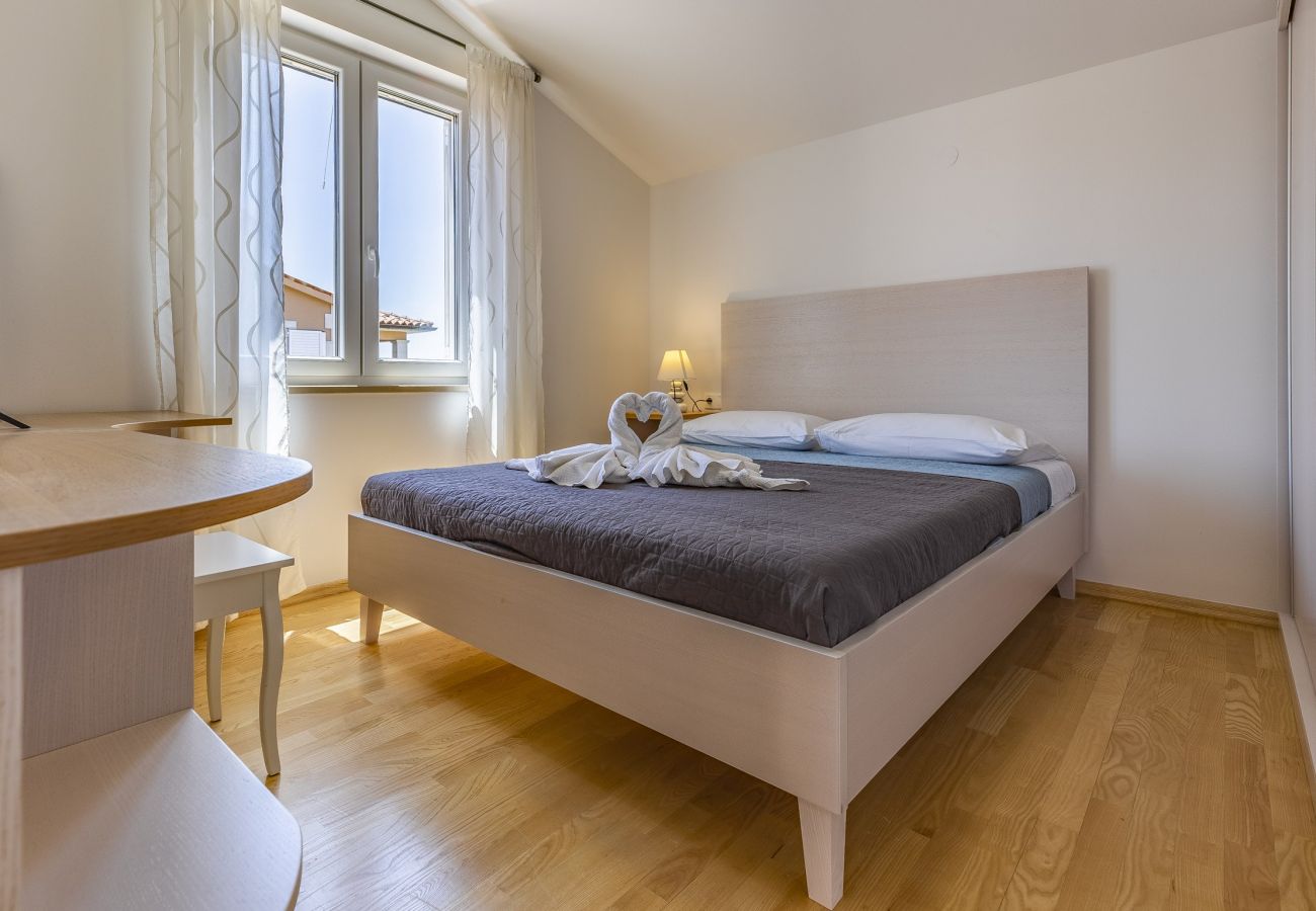 Villa in Pula - Lotus Elite Villa with Pool & Jacuzzi 2