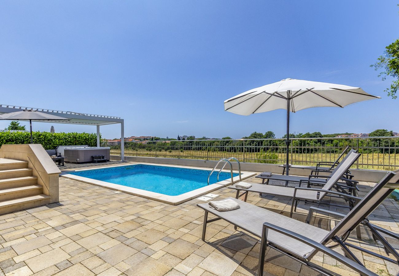 Villa in Pula - Lotus Elite Villa with Pool & Jacuzzi 4