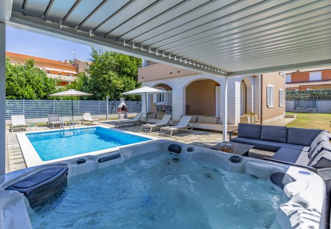 Villa in Pula - Lotus Elite Villa with Pool & Jacuzzi 1