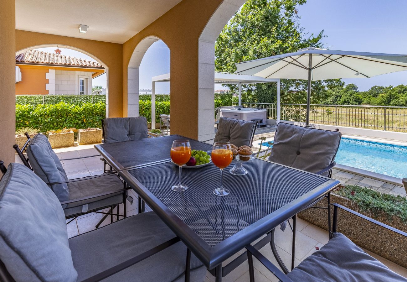 Villa in Pula - Lotus Elite Villa with Pool & Jacuzzi 1