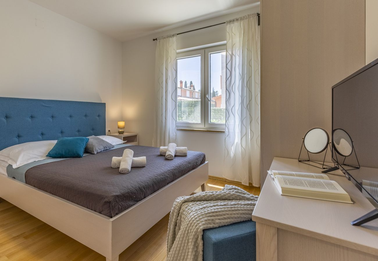 Villa in Pula - Lotus Elite Villa with Pool & Jacuzzi 1