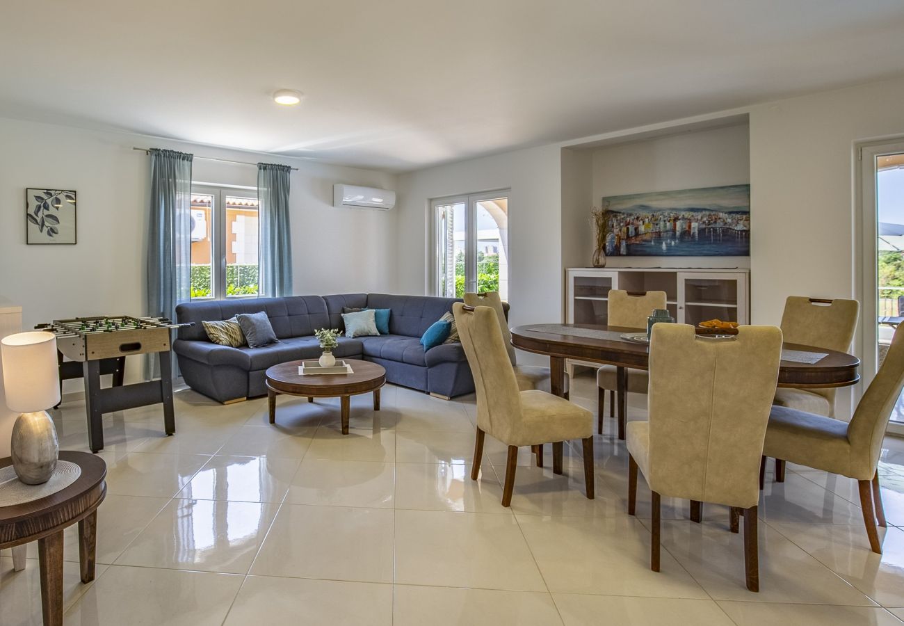 Villa in Pula - Lotus Elite Villa with Pool & Jacuzzi 3