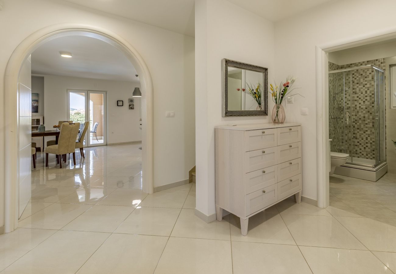 Villa in Pula - Lotus Elite Villa with Pool & Jacuzzi 3