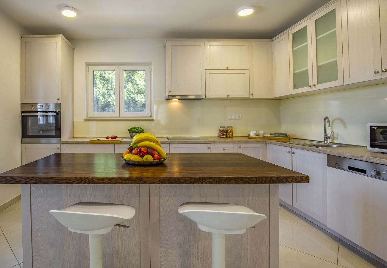 Villa in Pula - Lotus Elite Villa with Pool & Jacuzzi 5