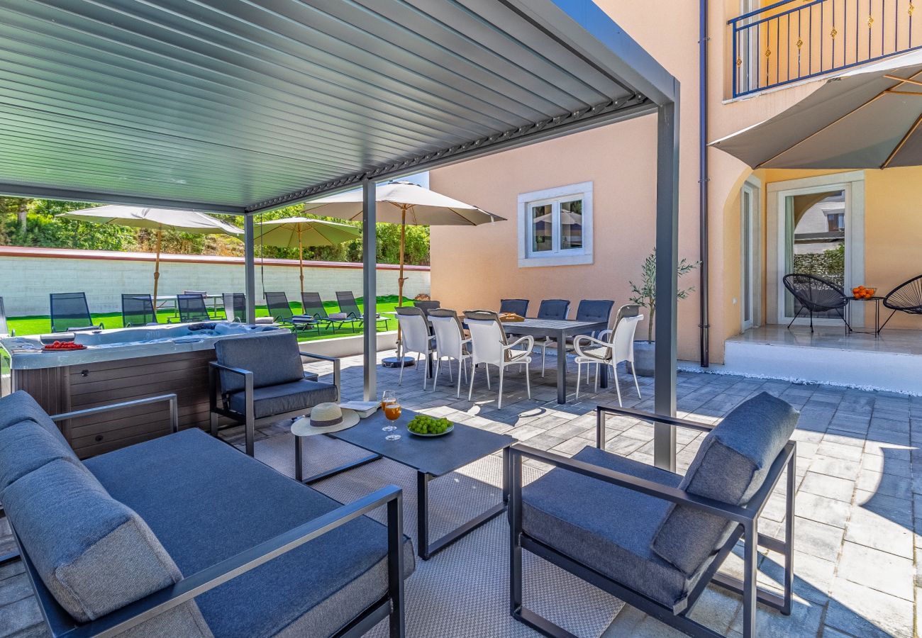Villa in Pula - Lotus Deluxe Villa with Pool & Jacuzzi 13
