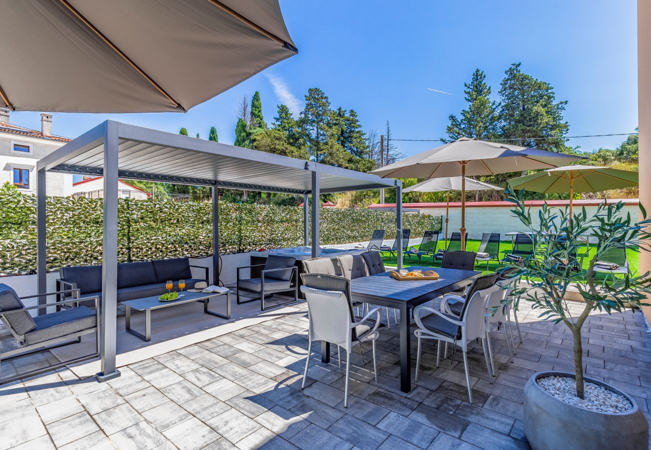 Villa in Pula - Lotus Deluxe Villa with Pool & Jacuzzi 13