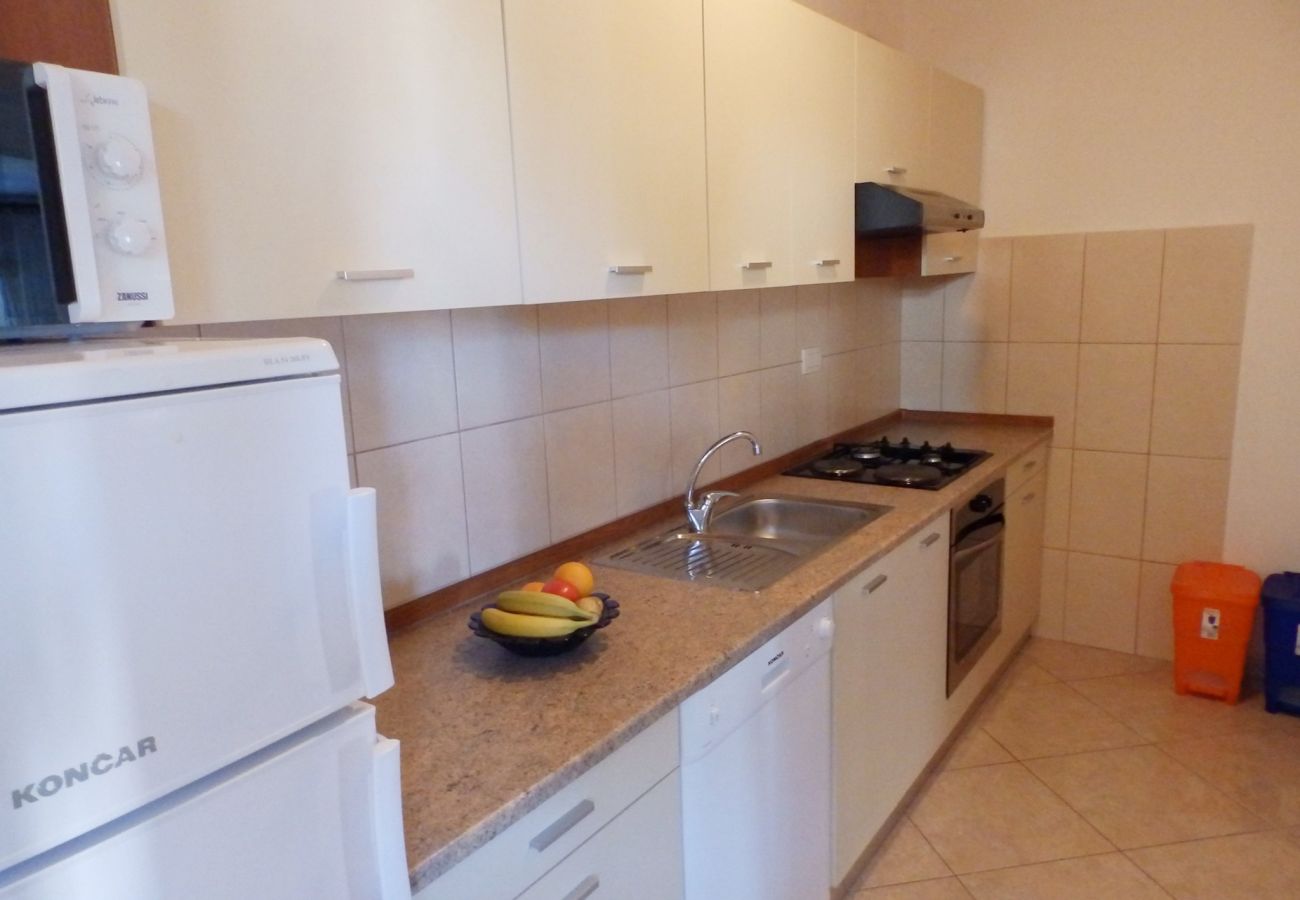 Apartment in Kampor - Four Bedroom Apt. near the Beach - Villa Jagoda