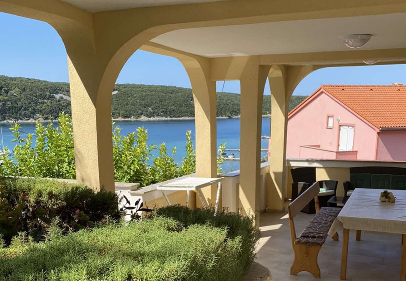 Apartment in Kampor - Four Bedroom Apt. near the Beach - Villa Jagoda