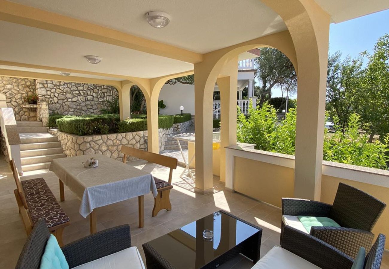 Apartment in Kampor - Four Bedroom Apt. near the Beach - Villa Jagoda