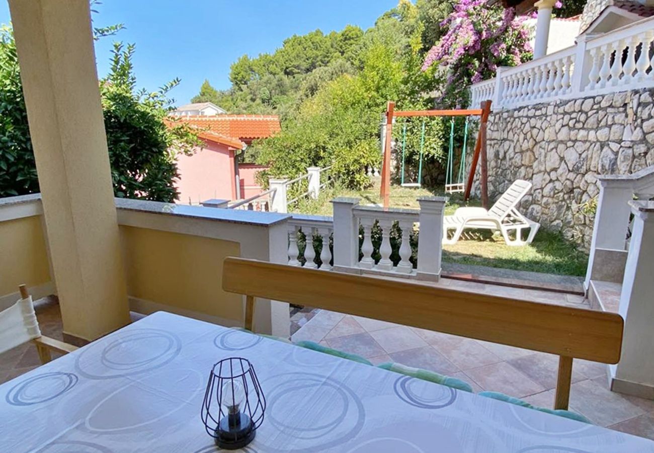 Apartment in Kampor - Four Bedroom Apt. near the Beach - Villa Jagoda