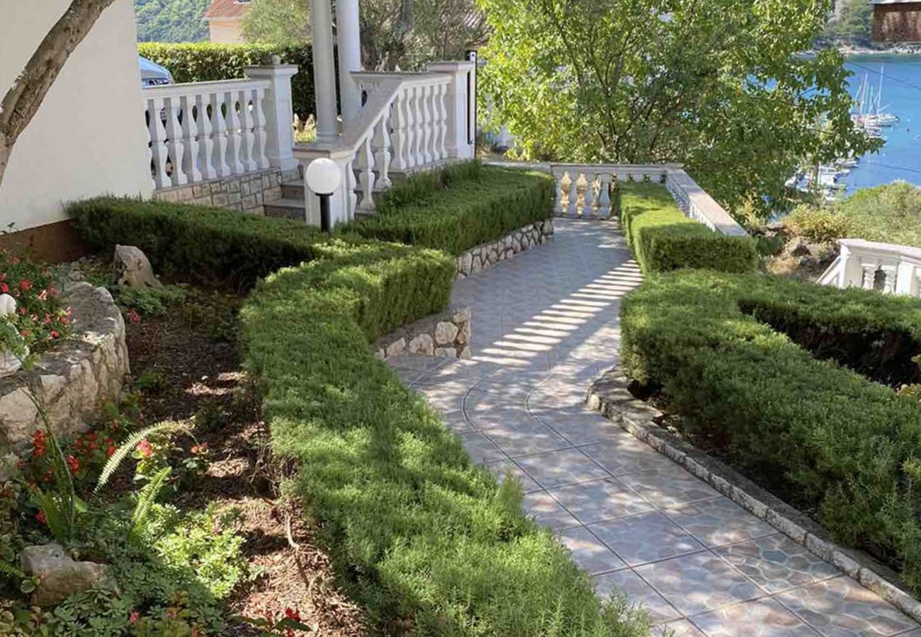 Apartment in Kampor - Four Bedroom Apt. near the Beach - Villa Jagoda