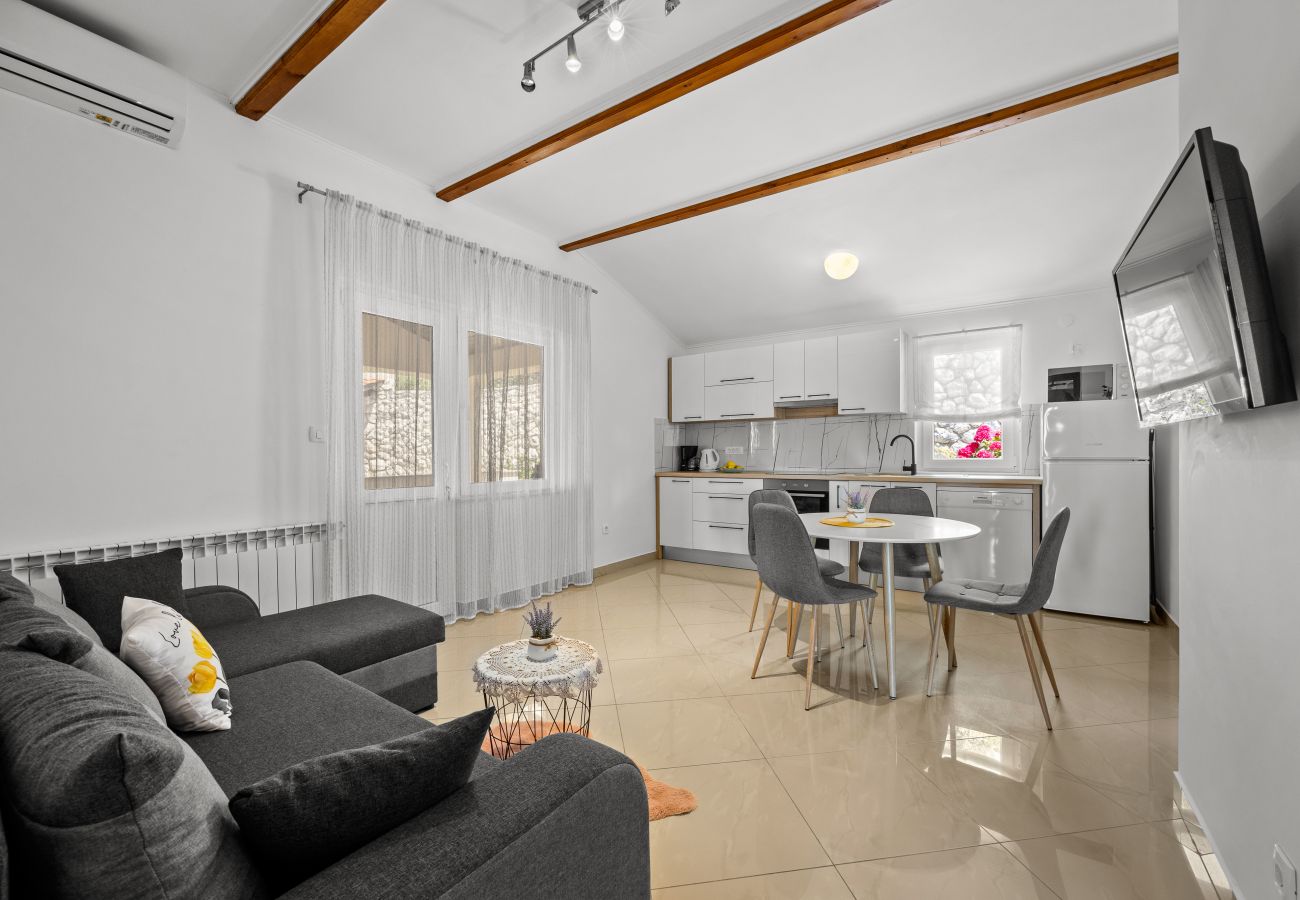 Apartment in Kampor - Two Bedroom Apt near the Beach - Villa Jagoda