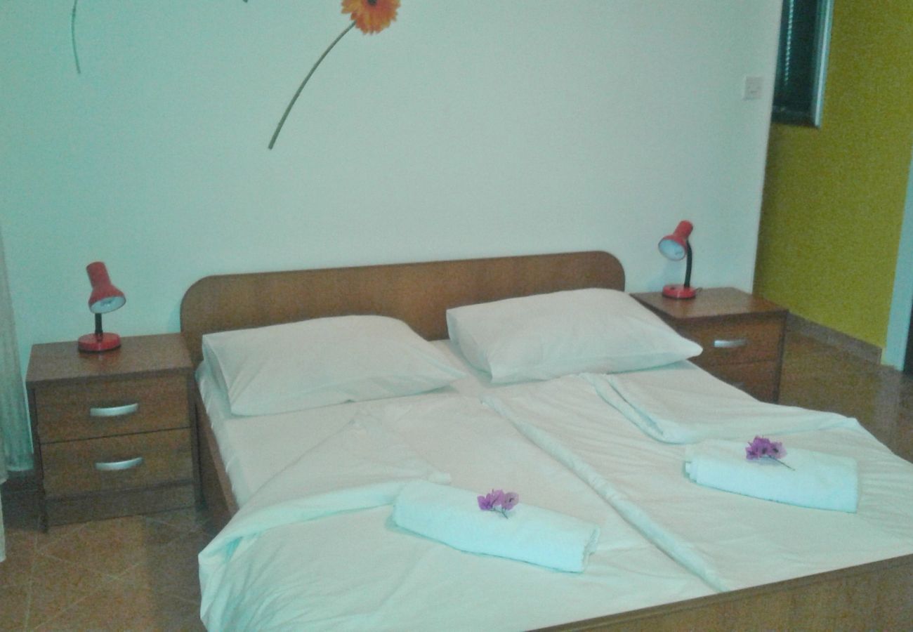 Apartment in Kampor - One Bedroom Apt. near the Beach - Villa Jagoda