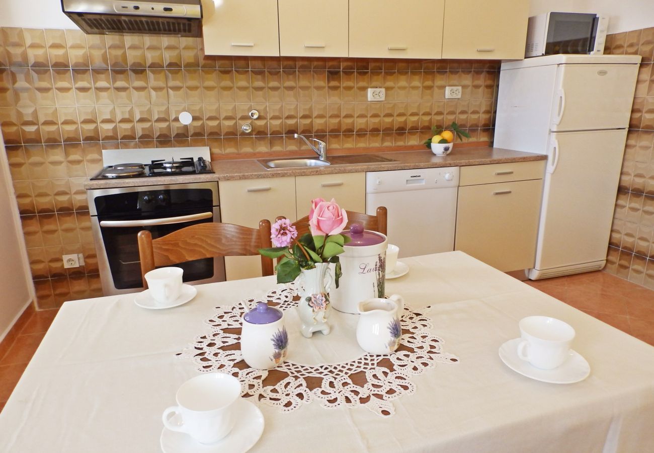 Apartment in Kampor - One Bedroom Apt. near the Beach - Villa Jagoda