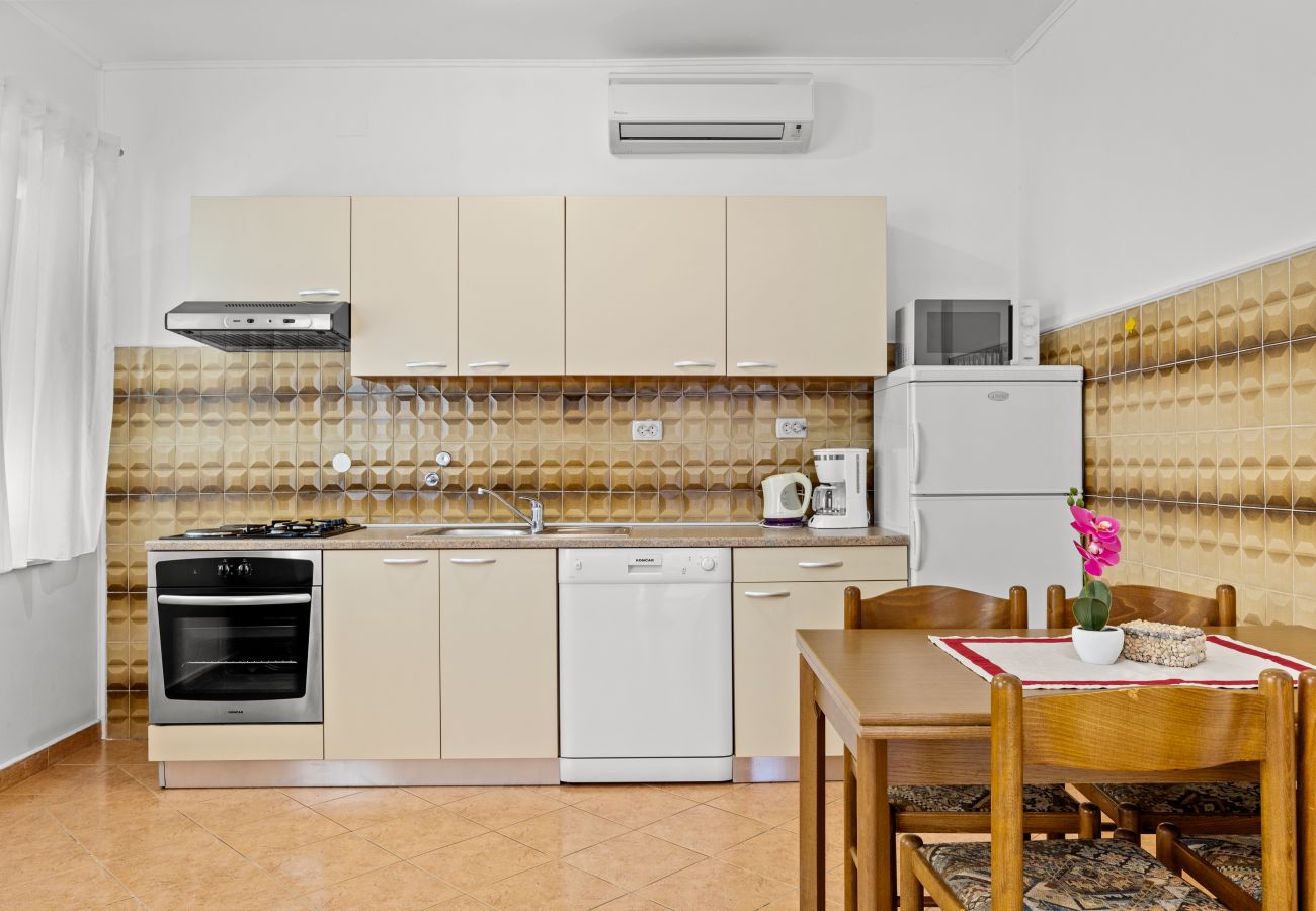 Apartment in Kampor - One Bedroom Apt. near the Beach - Villa Jagoda