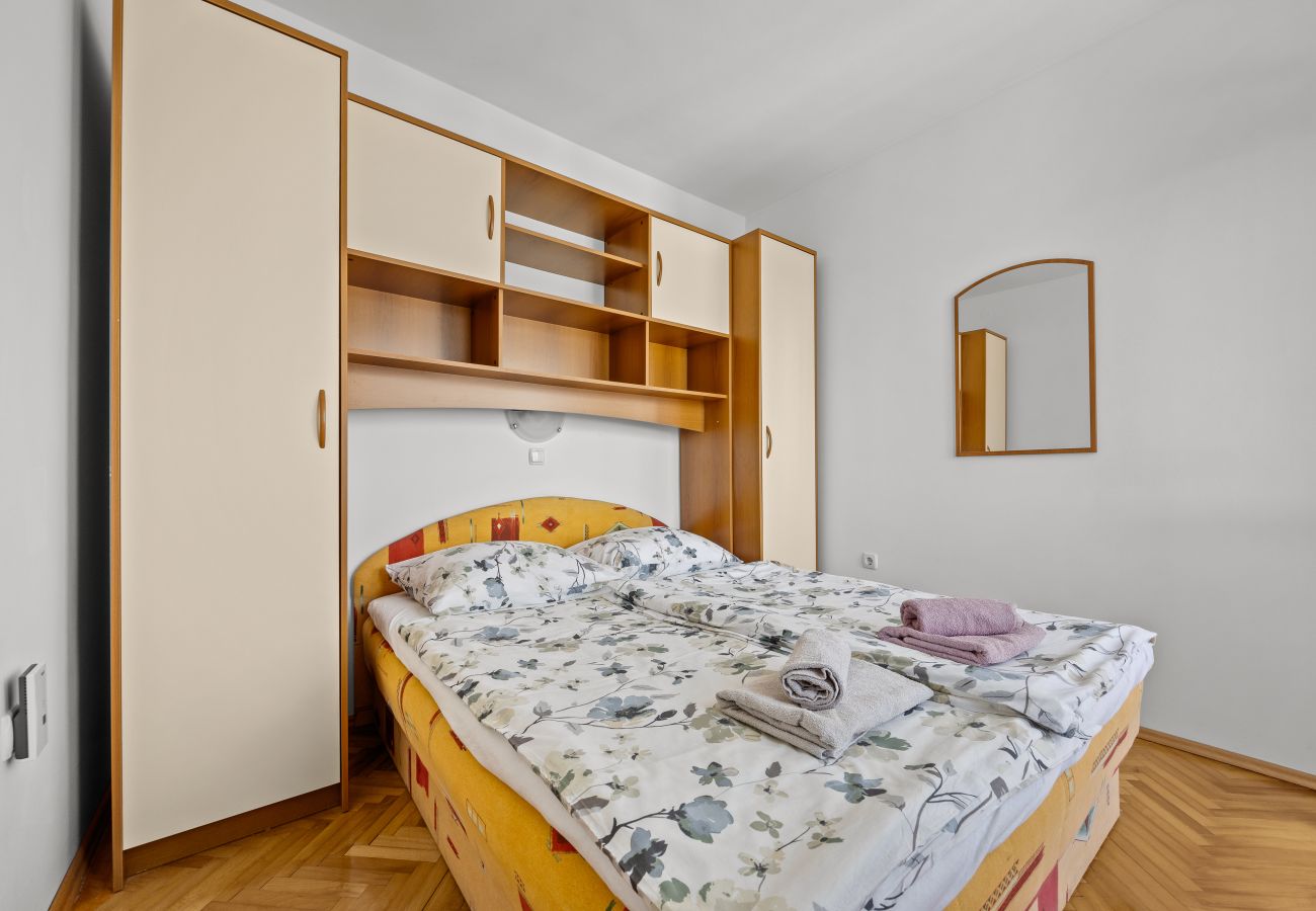 Apartment in Supetarska Draga - Apartment Nikolina 3 with Sea View