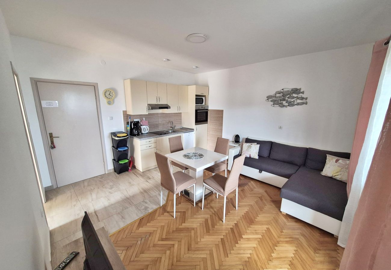 Apartment in Supetarska Draga - Apartment Nikolina 4 with Sea View