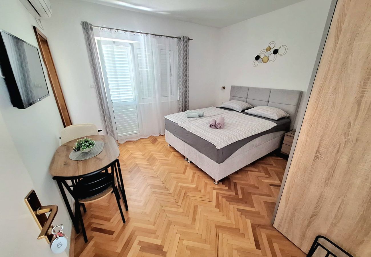 Studio in Supetarska Draga - Studio Nikolina 5 with Sea View