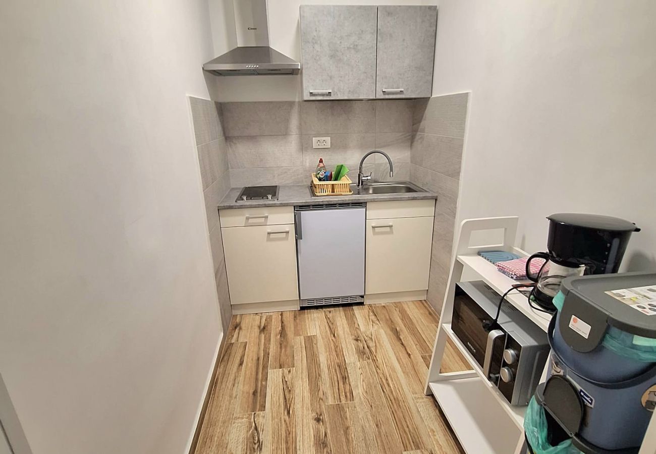 Studio in Supetarska Draga - Studio Nikolina 5 with Sea View