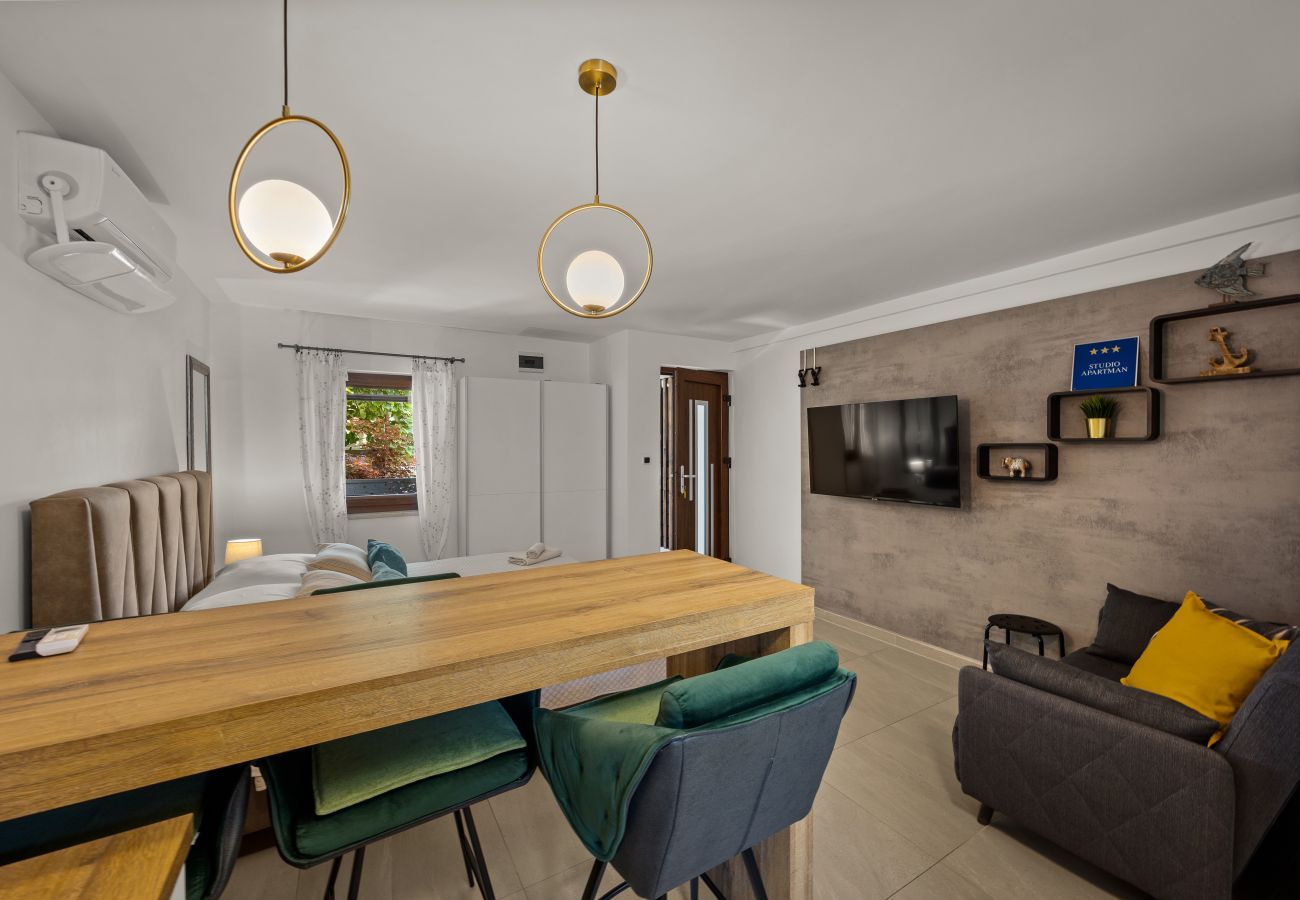 Studio in Funtana - Sea Breeze Funtana Studio Apartment A10