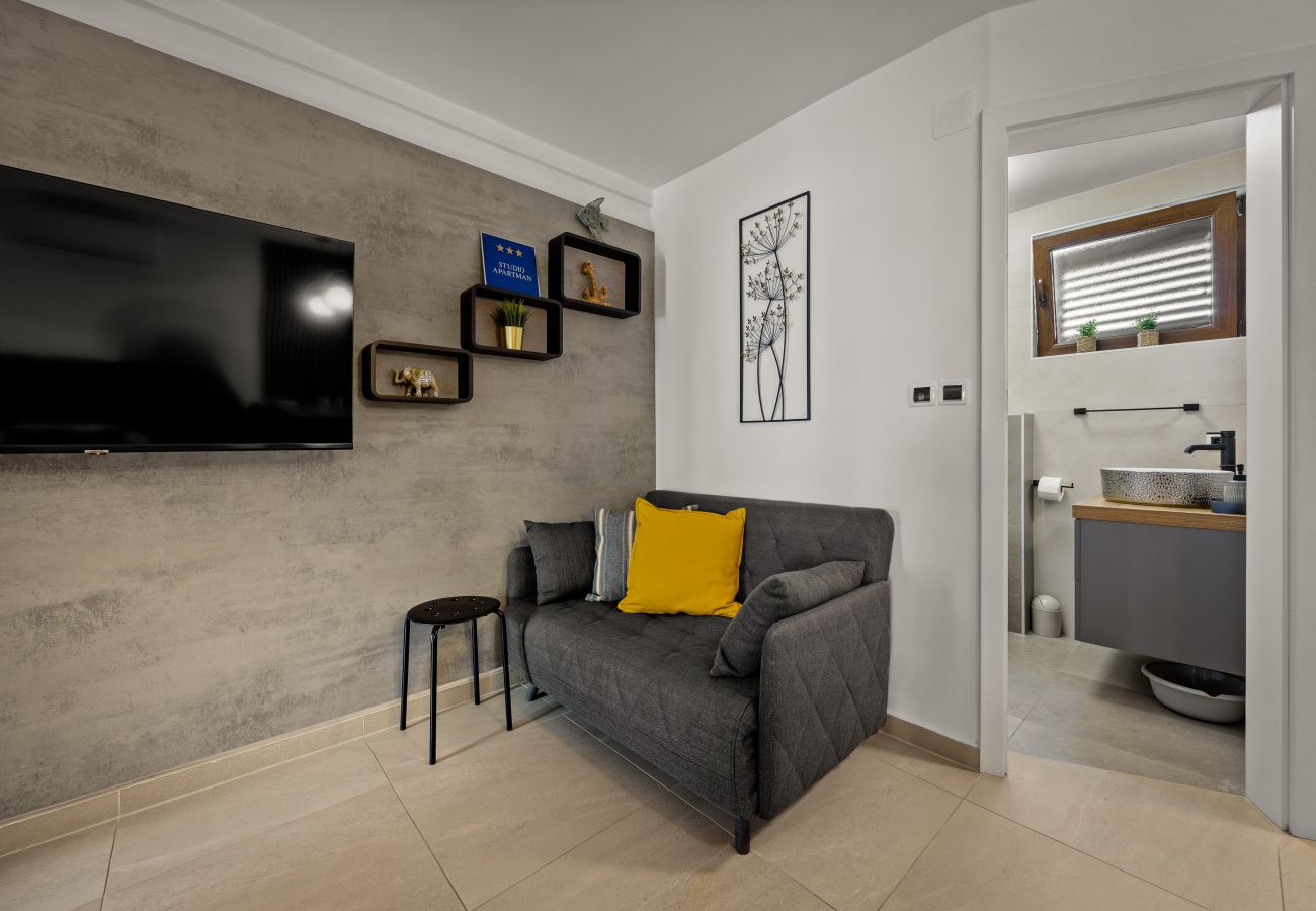 Studio in Funtana - Sea Breeze Funtana Studio Apartment A10
