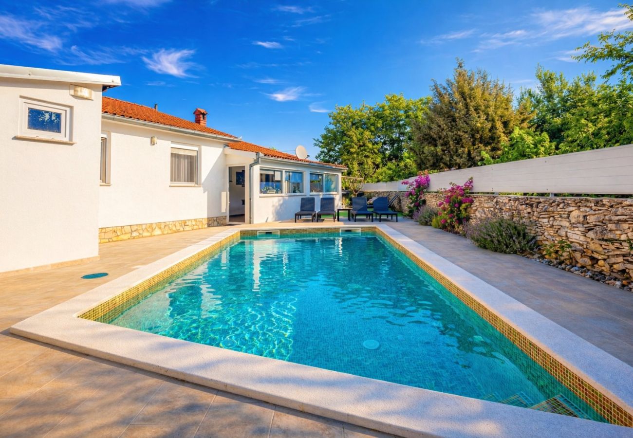 House in Vodnjan - Kacana Blue - House with Pool, Billiards and Darts