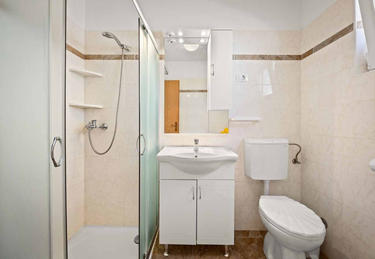 Apartment in Ližnjan - Pool Apartment Franko 1 - Shared Pool